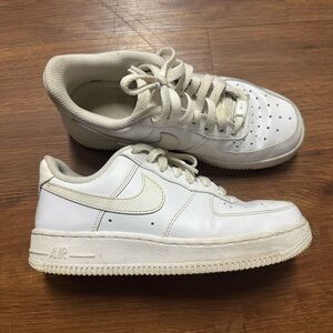 Nike Women's Sneakers in White - size 6